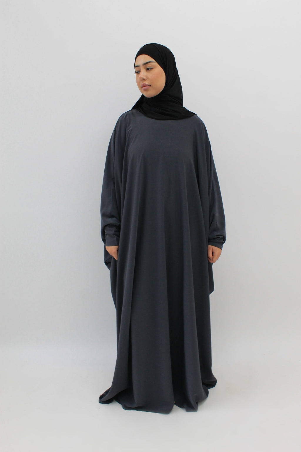 LA ABAYA QAMAR Gris foncé