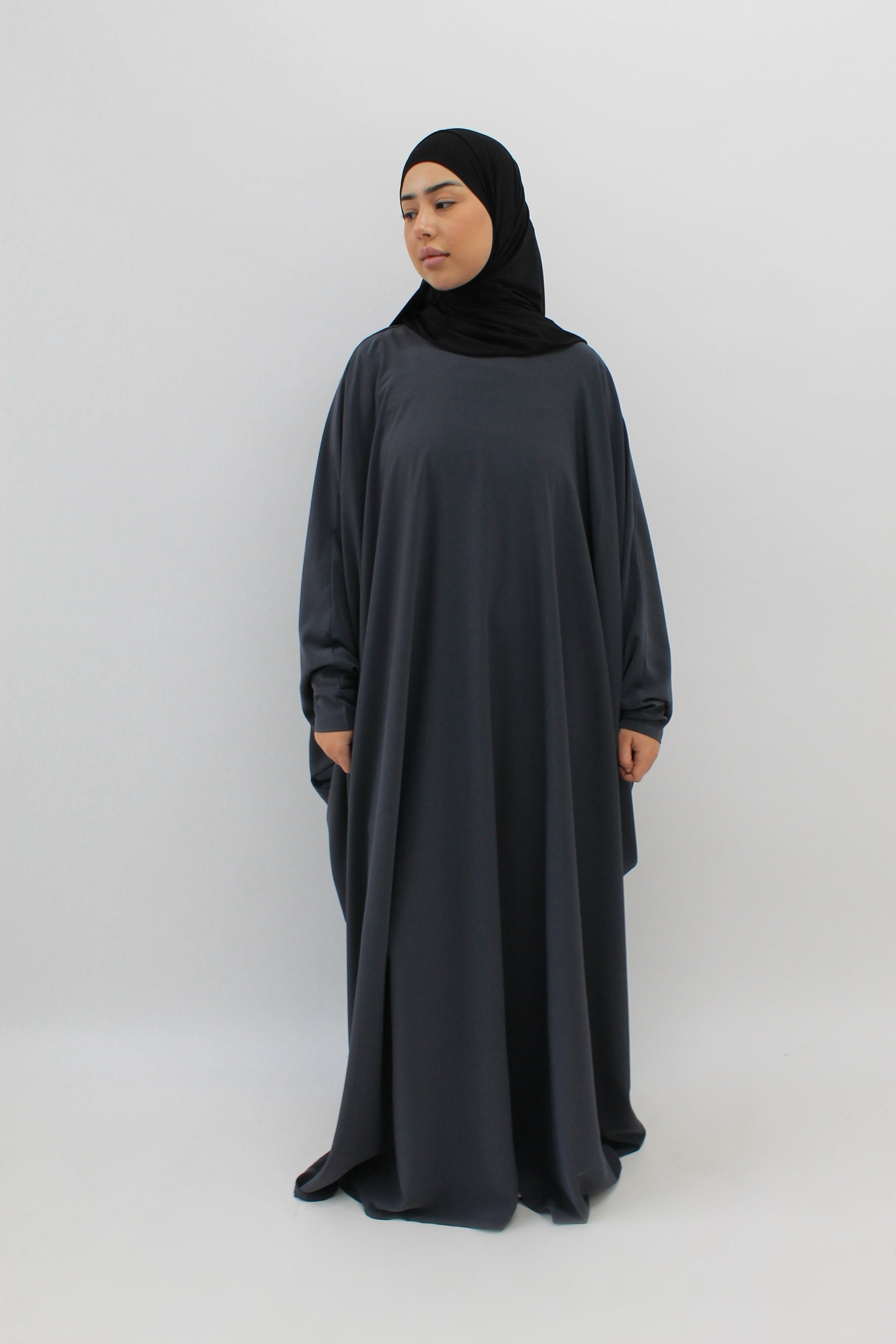 LA ABAYA QAMAR Gris foncé