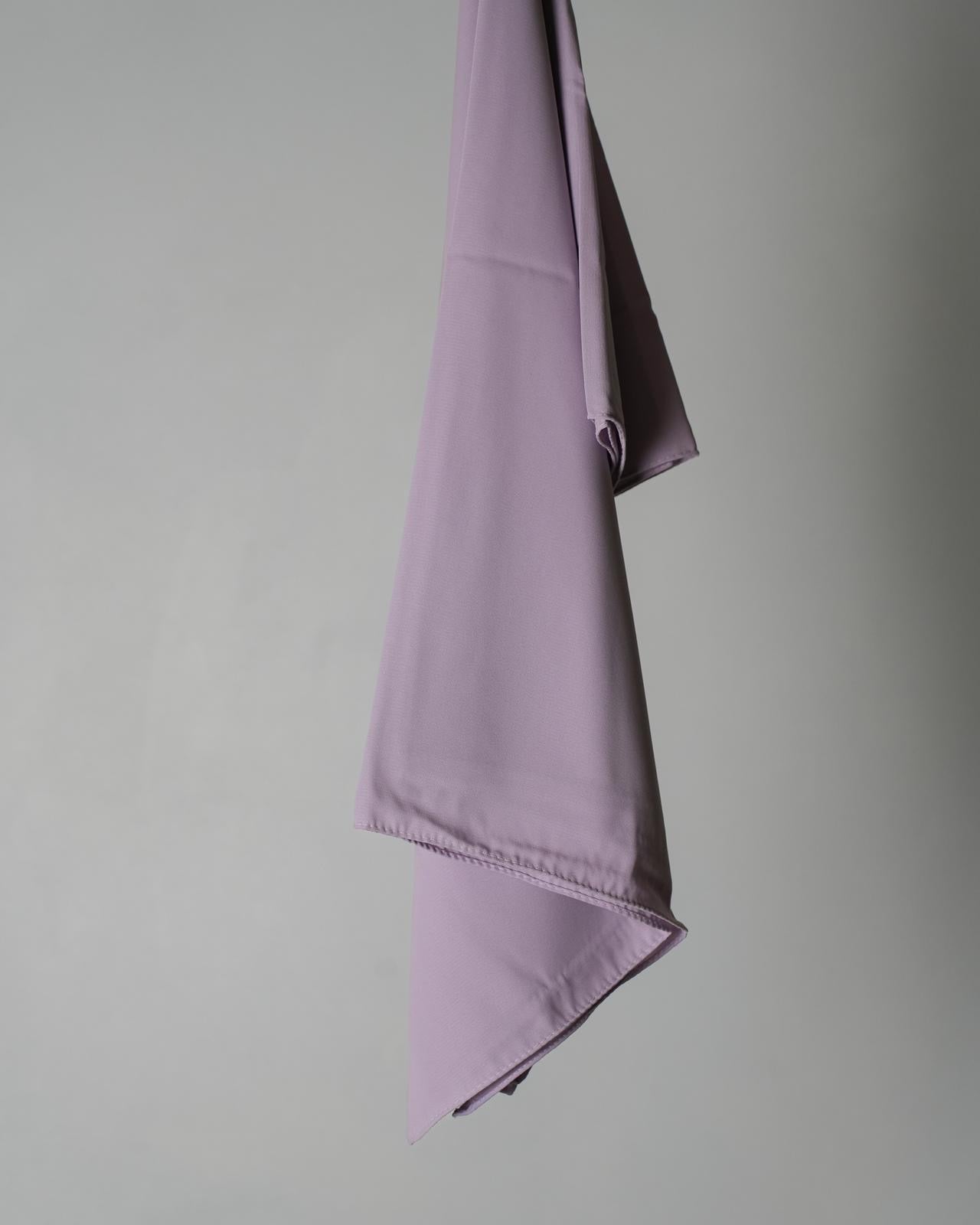 Hijab di seta di Medina