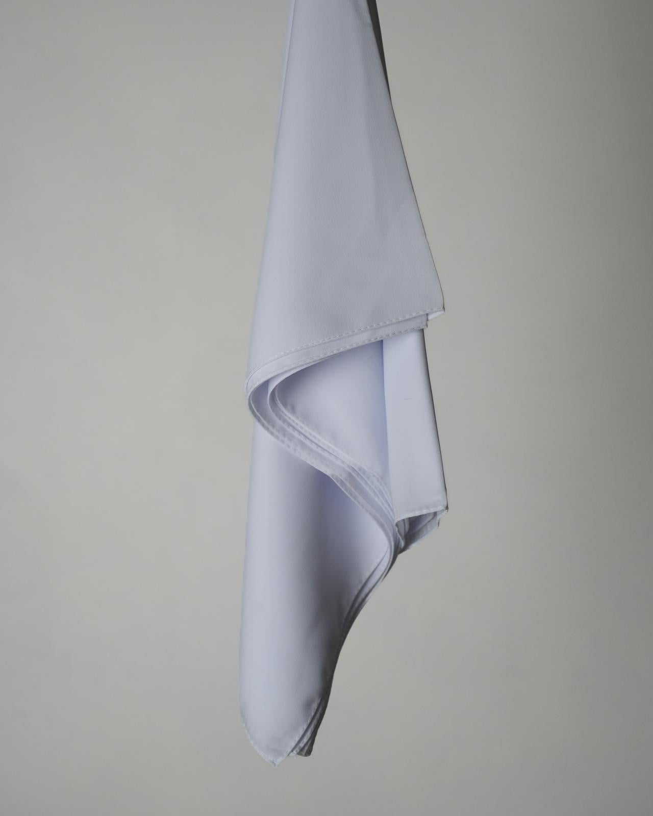 Hijab di seta di Medina