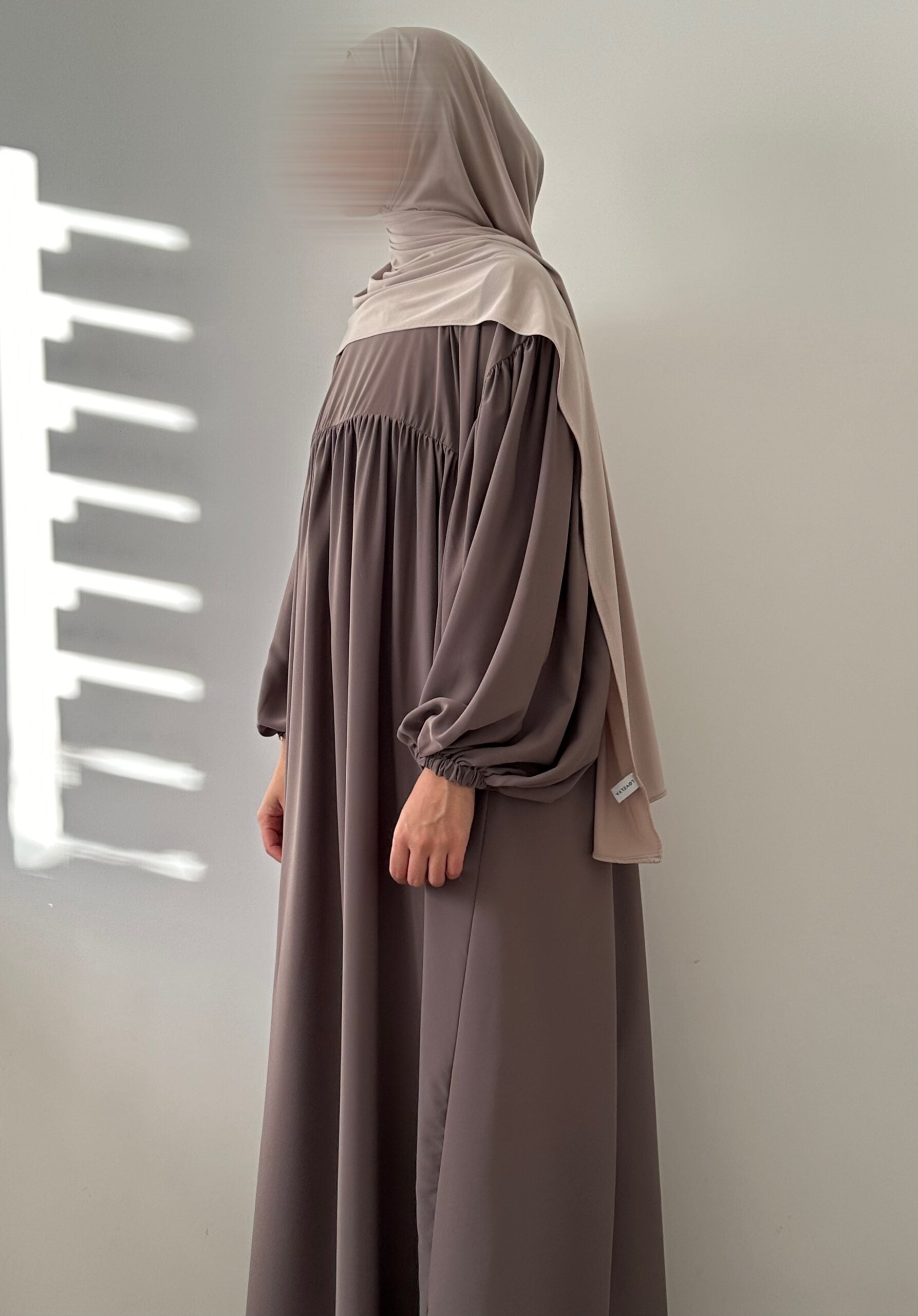 Abaya Rayhana in seta Medina